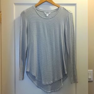 Women's long sleeve longer length shirt